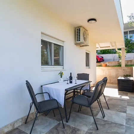 Дом отдыха Stunning In With House Sea View *