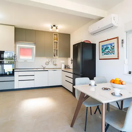 Дом отдыха Stunning In With House Sea View *